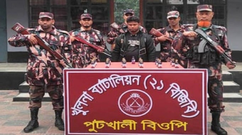 বেনাপোল  সীমান্তে ভারতীয় মাদকসদৃশ্য সিরাপসহ আটক ১