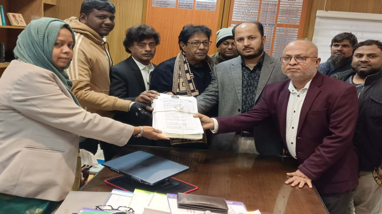 মনোনয়নপত্র জমা দিলেন সুলতানুল ইসলাম তারেক