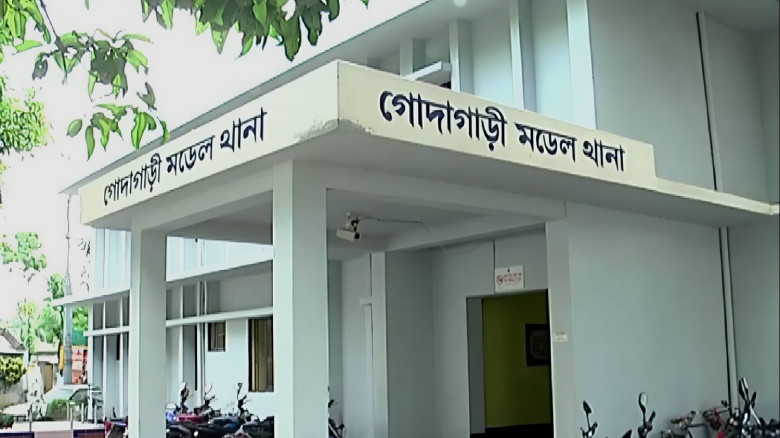 এবার আ লীগ নেতাকে আটক করে ছেড়ে দিলেন গোদাগাড়ী থানা পুলিশ