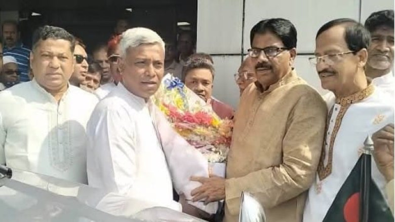 যশোরে ফিরে আবেগঘন ভালবাসায় সিক্ত প্রতিমন্ত্রী অমিত