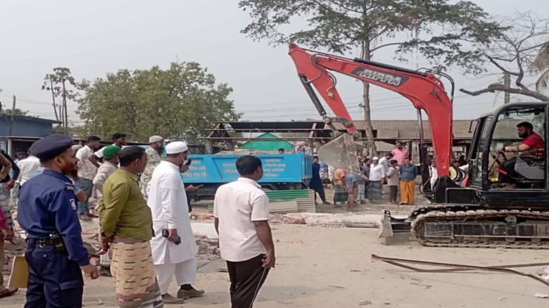 গফরগাঁও পৌরসভার প্রাণকেন্দ্রের ২৫ কোটি টাকার খাস জমি উদ্ধার করেছে প্রশাসন