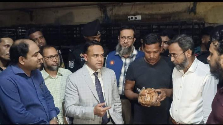 রাজশাহীতে ভ্রাম্যমাণ আদালতের অভিযান: দুই প্রতিষ্ঠানকে ৬৫ হাজ